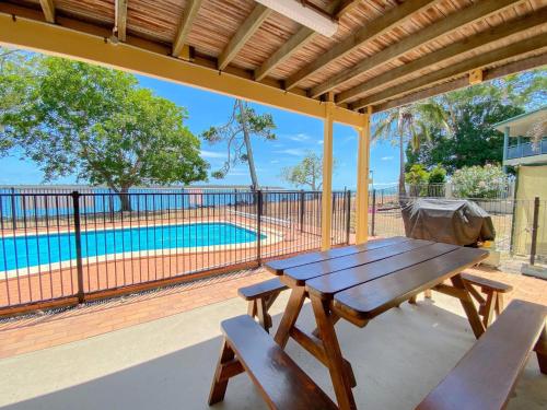 Ocean Shores Down Burrum Heads Riverfront Pool 2BR pet-friendly hotel Woodgate