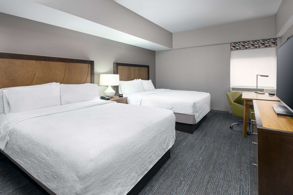Hampton Inn & Suites Clayton St. Louis Galleria Area - photo 11