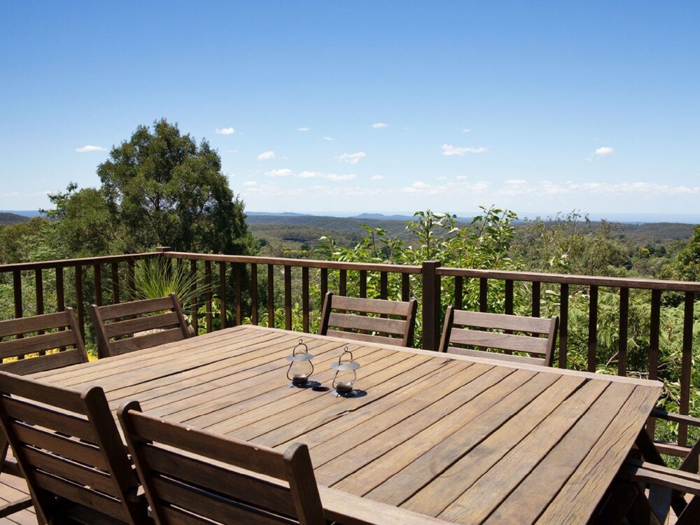 Sunrise House — 4-Star Luxury Hotel in Hazelbrook, Australia
