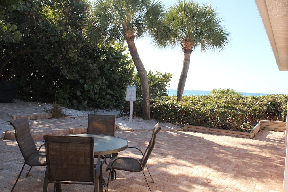 A Beach Retreat - photo 189