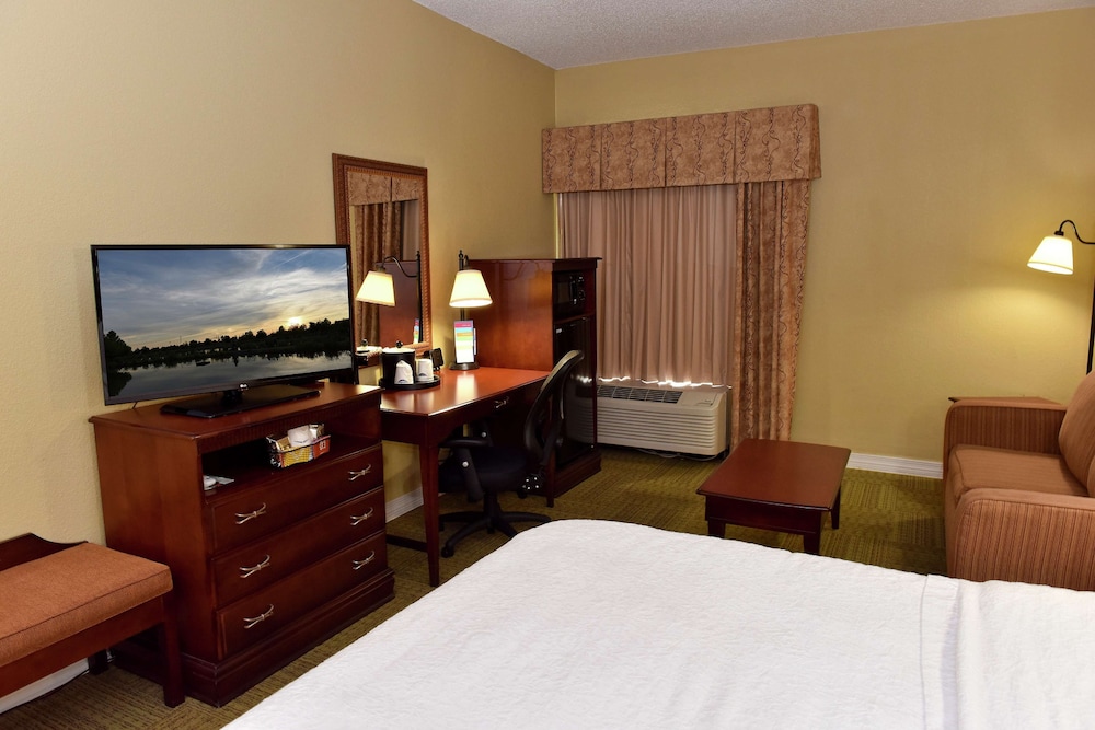 Hampton Inn Ruston - photo 18