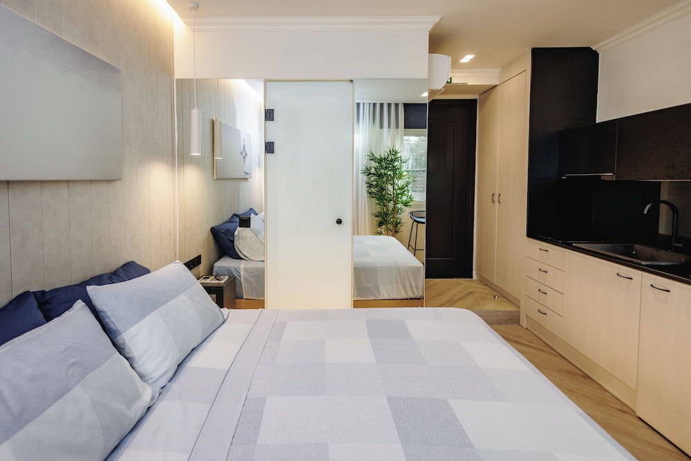 Triple A Apartmemts Aristofanous 20 — 4-Star Luxury Hotel in Athens, Greece