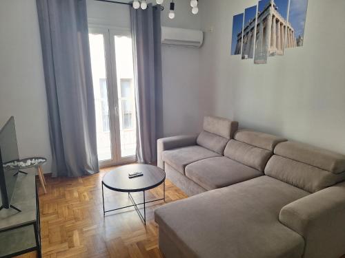 Plaka Luxury Apartment — 4-Star Luxury Hotel in Athens, Greece