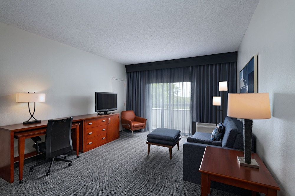 Courtyard by Marriott Dallas Arlington Entertainment Dist - photo 8