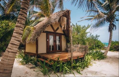 Hotel Glampikal - carbon neutral hotel in Tulum
