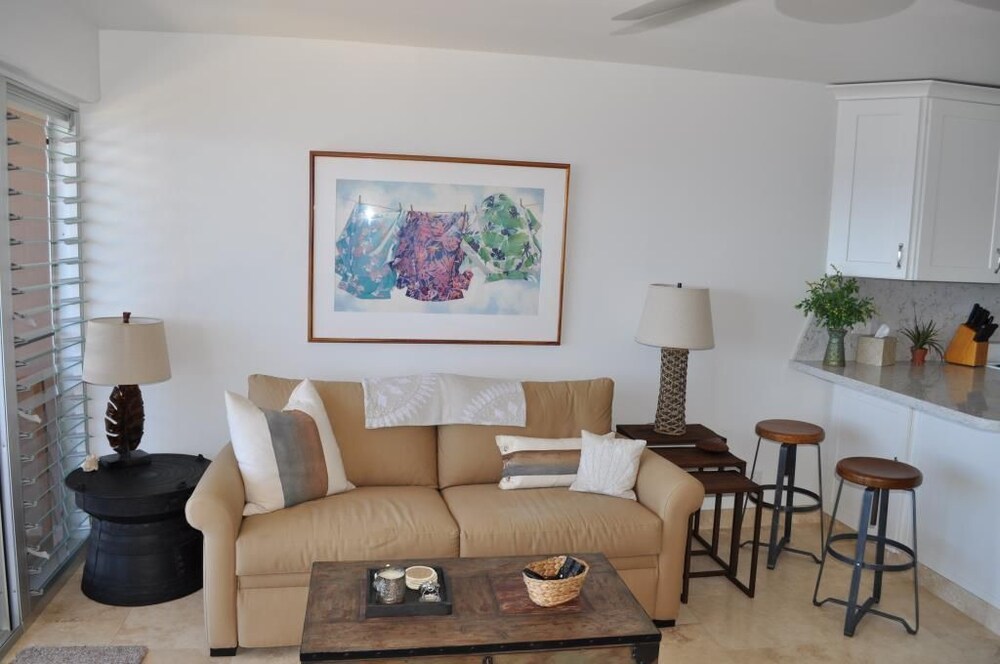 Lahaina Roads 309 by RedAwning - photo 5