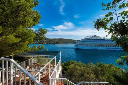 Diamond Sea Vacation House with Private Parking and a Big Terrace over the Sea