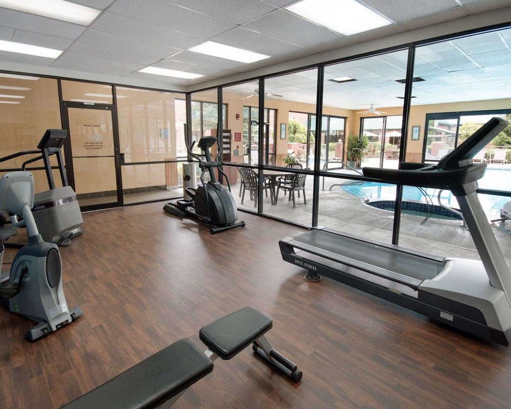 Comfort Suites Parkersburg South - photo 39