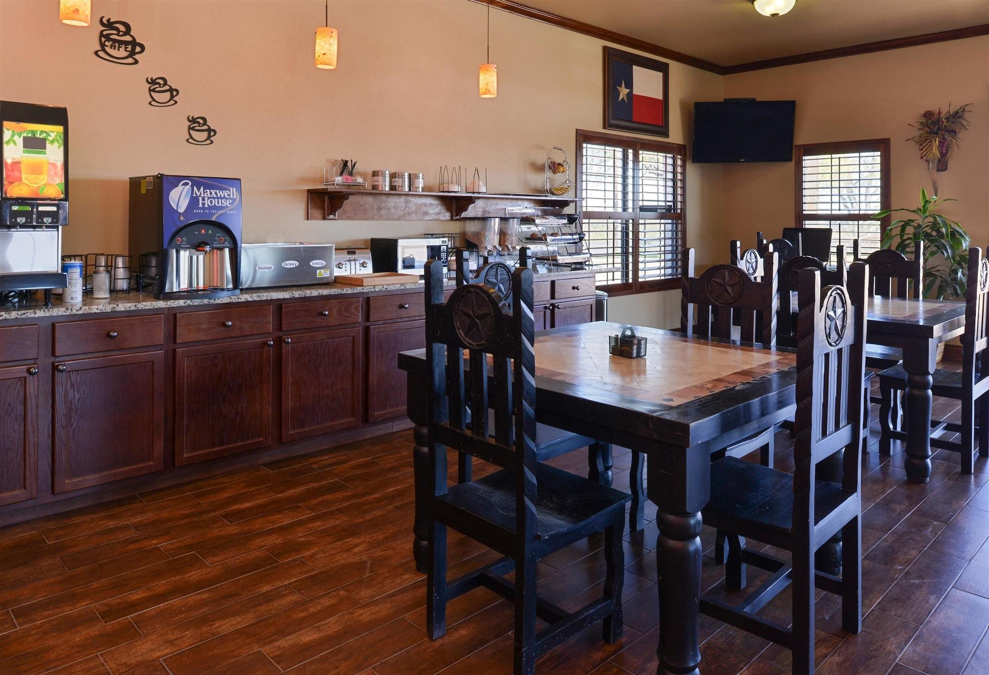 Studio Inn & Suites Kitchenettes - photo 8