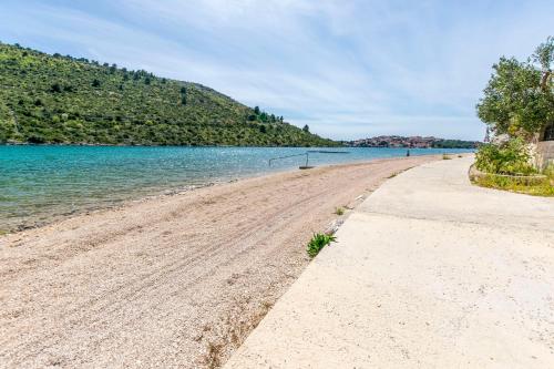 Apartments Lonamare — 4-Star Luxury Hotel in Rogoznica, Croatia