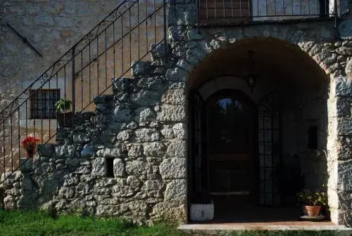 B&B Casal Cominium — 4-Star Luxury Hotel in San Donato Val Di Comino, Italy