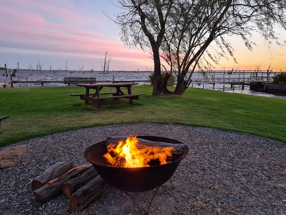 Tasman Holiday Parks Lake Mulwala — hotel in Mulwala