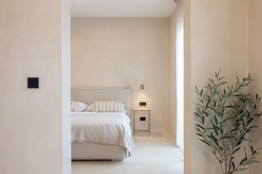 Lo͝or Luxury Rooms — 4-Star Luxury Hotel in Split, Croatia