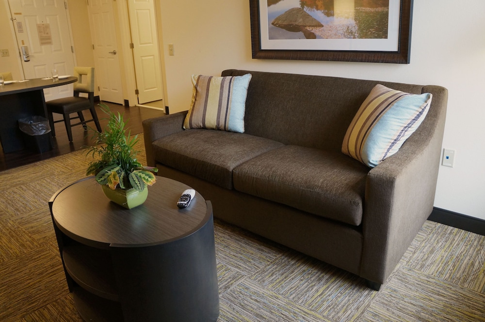 Candlewood Suites Harrisburg Hershey by IHG - photo 20