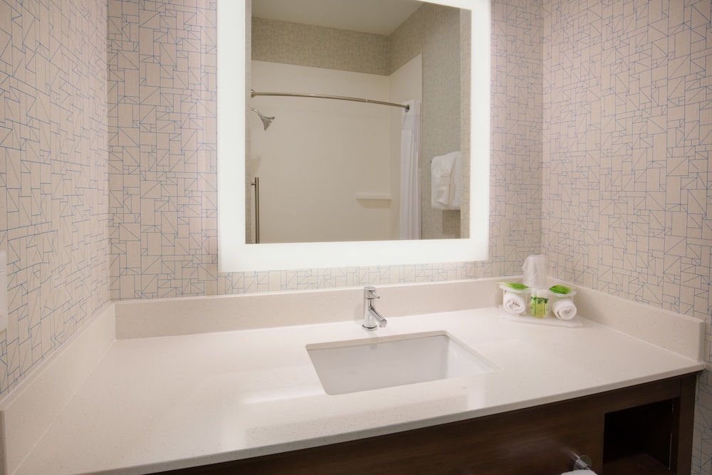 Holiday Inn Express & Suites Pahrump by IHG - photo 9