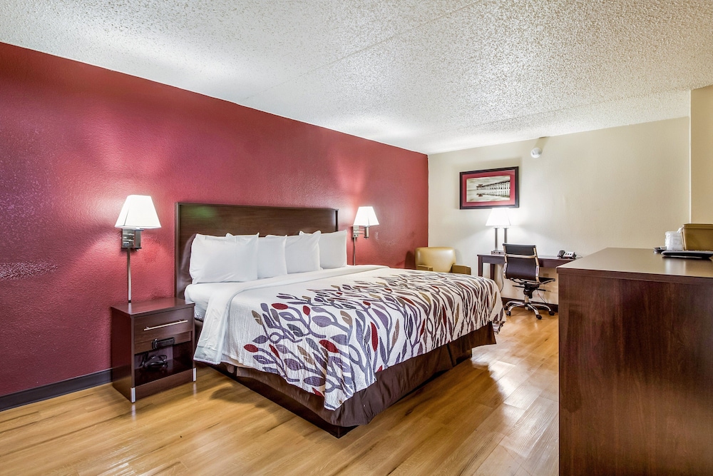 Red Roof Inn Houston East I 10 - photo 2