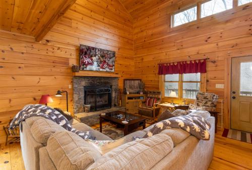 A Rustic Hideaway - carbon neutral hotel in Unknown City