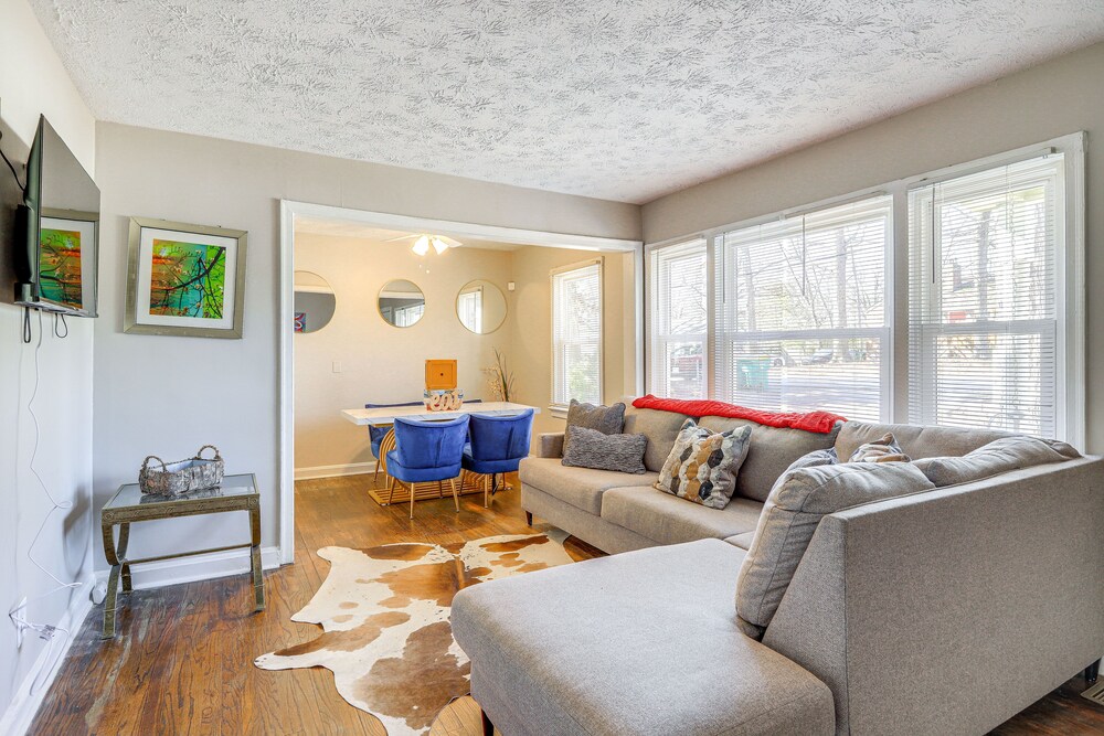 Pet friendly Georgia Retreat w Fire Pit & Porch in Forest Park, United States