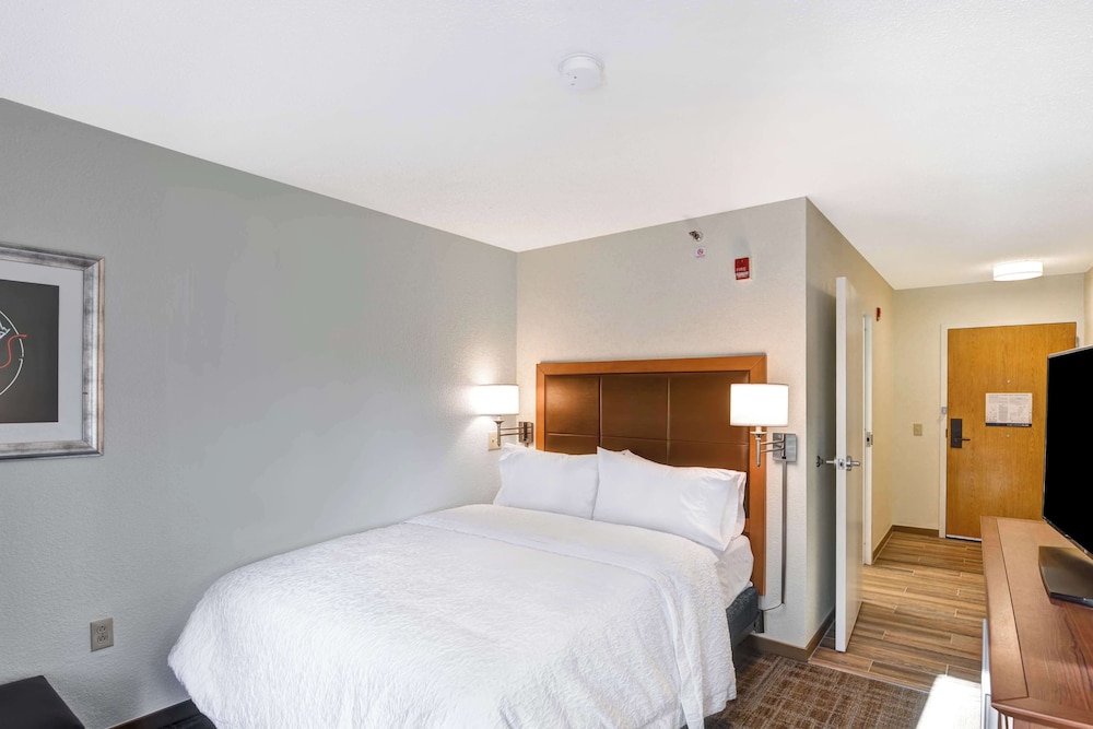 Hampton Inn Memphis Poplar - photo 11