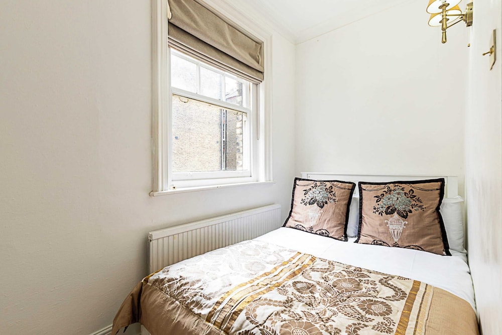 Beautiful Flat Next To Victoria Station — 5-Star Luxury Hotel in City Of Westminster, United Kingdom