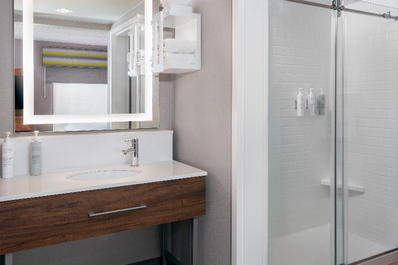 Hampton Inn & Suites Cleveland Beachwood - photo 33