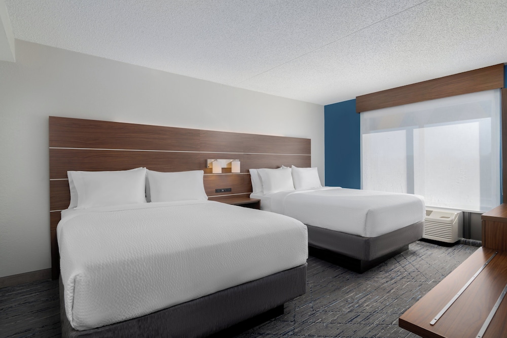 Holiday Inn Express Hotel & Suites Bentonville by IHG - photo 9