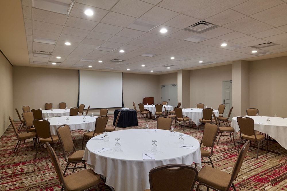 Hilton Garden Inn Bloomington - photo 48