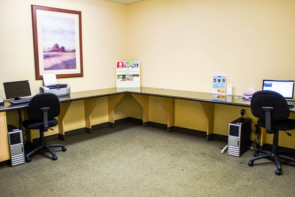 Candlewood Suites Wilson by IHG - photo 29