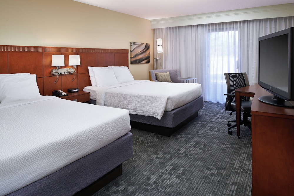 Courtyard by Marriott Rockford - photo 10