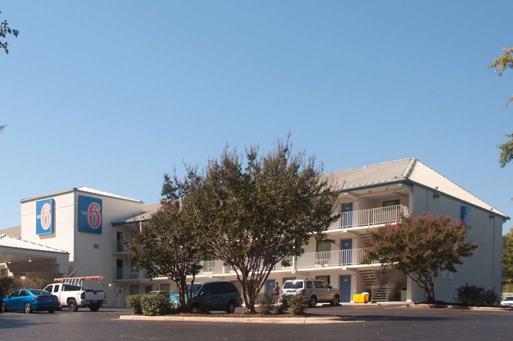 Motel 6 Raleigh NC Cary - photo 2