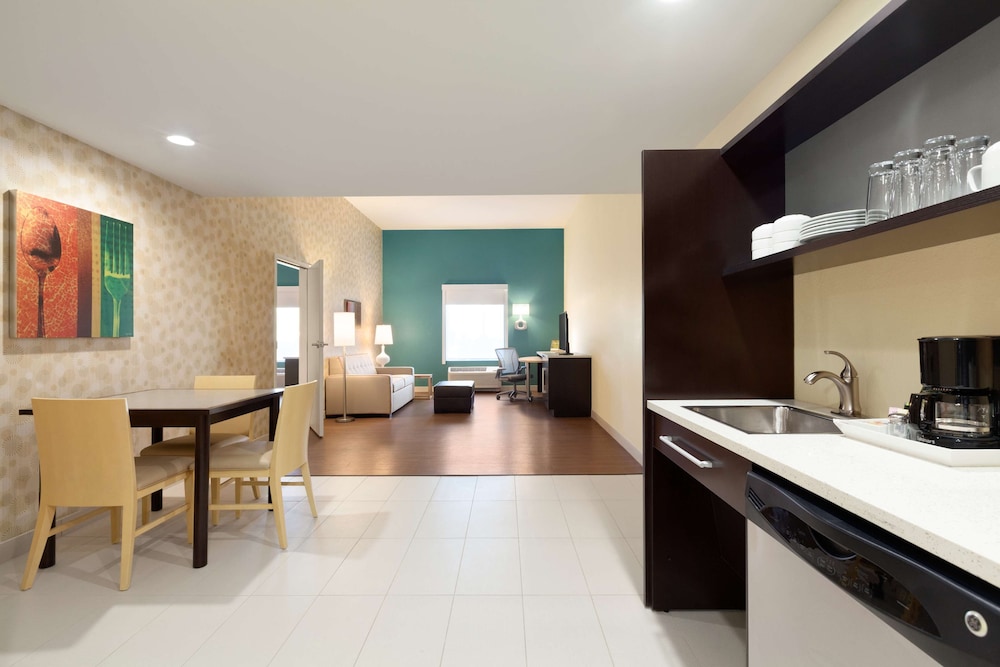Home2 Suites by Hilton El Paso Airport TX - photo 17
