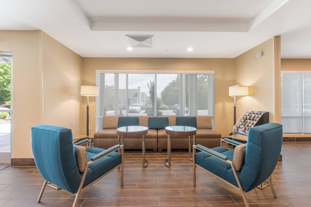 TownePlace Suites by Marriott Greensboro Coliseum Area - photo 4