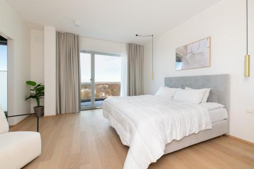 4bdr Modern and Stylish Apartment near Kadriorg with Free Parking — 4-Star Luxury Hotel in Tallinn, Estonia
