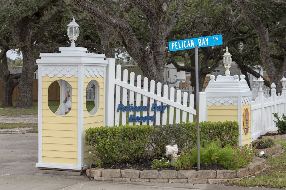 Pelican Bay Resort in Fulton, United States