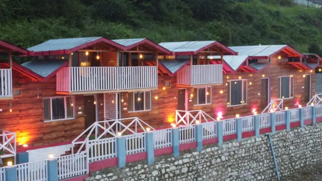 Rooftop Cottages & Restaurant Pangot in Naini Tal, India