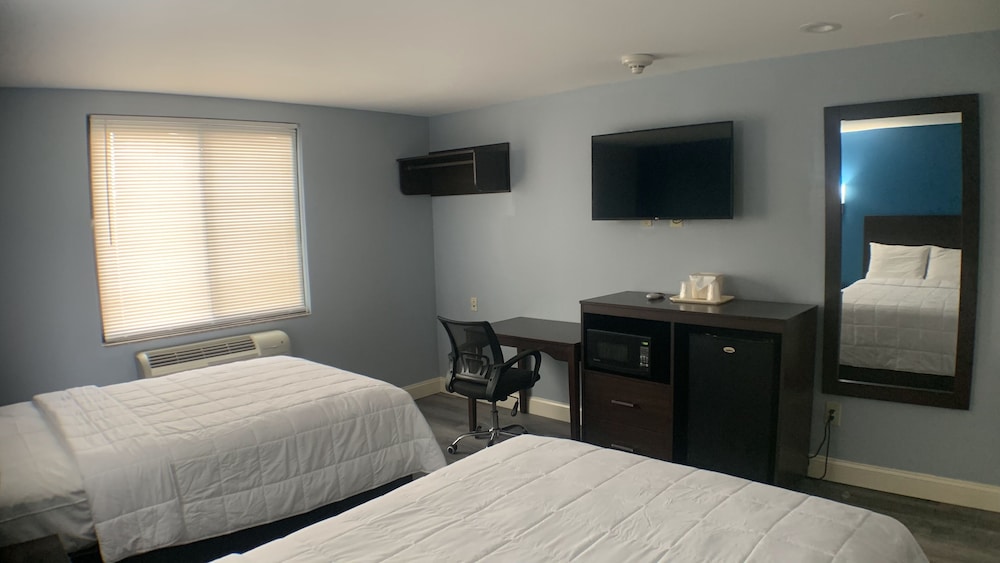 East New York Inn - photo 8