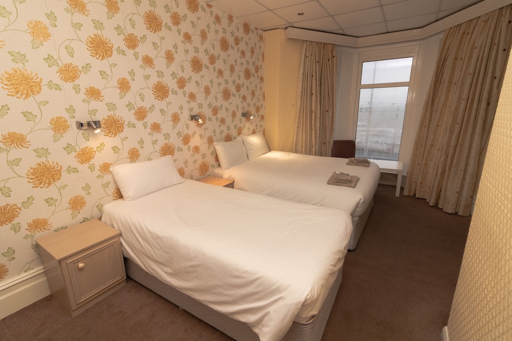 The Starlux Hotel — Blackpool — photo 5