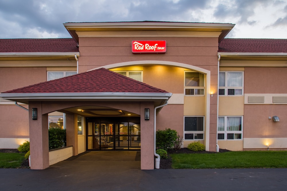 Red Roof Inn Batavia - photo 31
