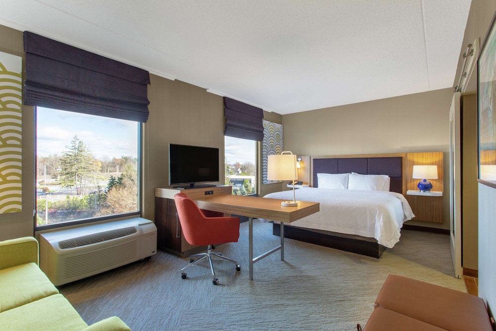 Hampton Inn & Suites Albany Airport - photo 12