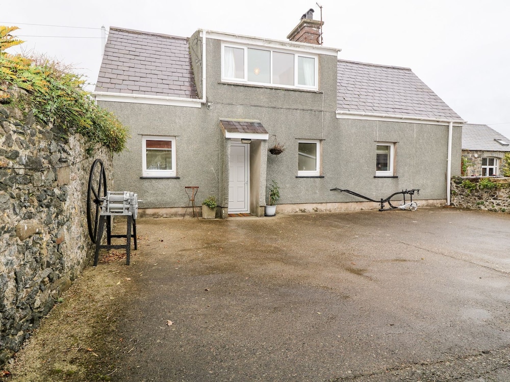 Y Bwthyn - carbon neutral hotel in Pwllheli