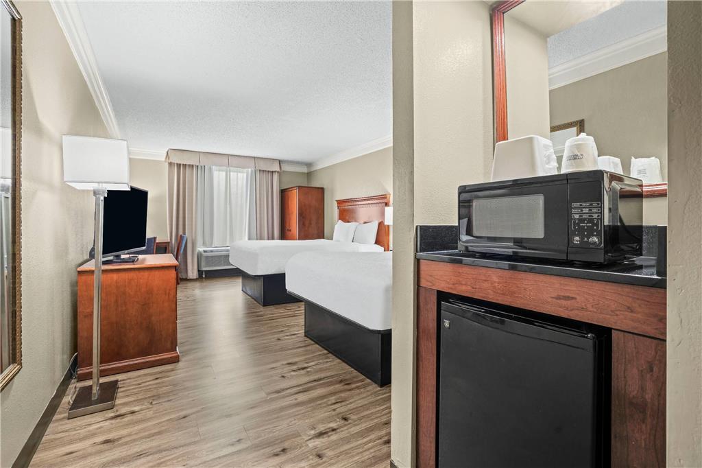 Baymont by Wyndham Madisonville - photo 16