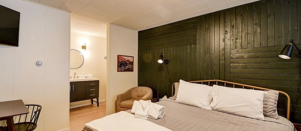 Old Tale Inn - photo 3