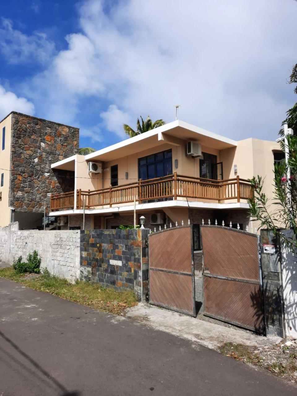 Comfortable apartment in Blue Bay with shared pool — 4-Star Luxury Hotel in Mahebourg, Mauritius