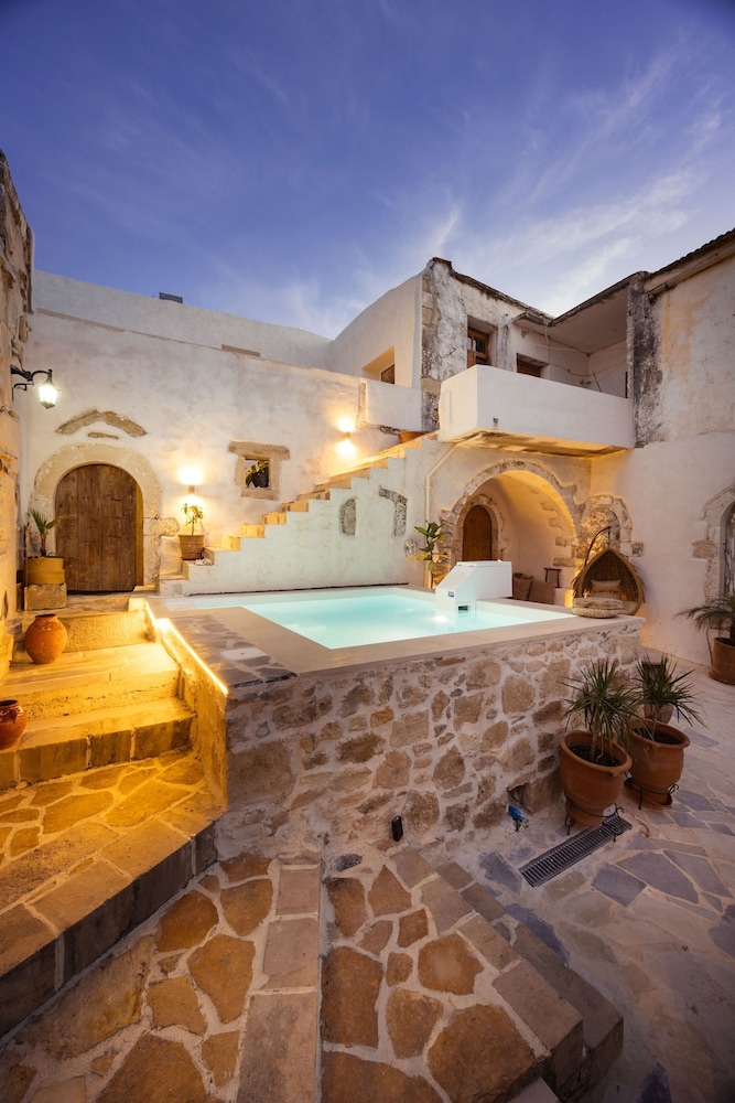 Casa Moro in Episkopi 16km From Rethymno — 4-Star Luxury Hotel in Rethymno, Greece