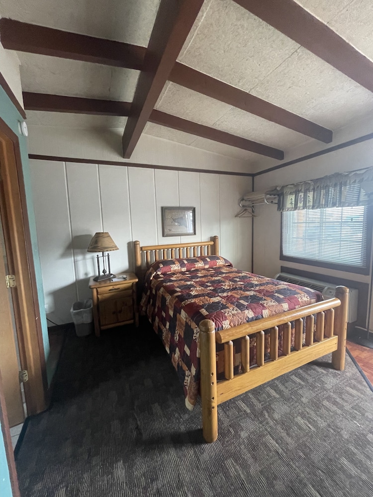 Olde Mill Inn Of Clarkston - photo 11