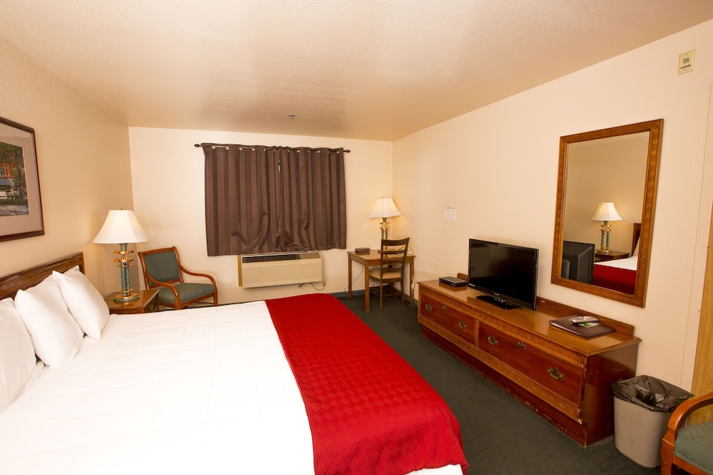 Village Inn & Suites - photo 13