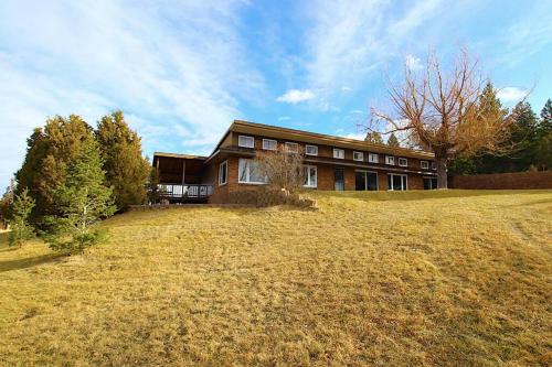 Charming Spacious Contemporary Mountain Retreat — hotel in Whitehall