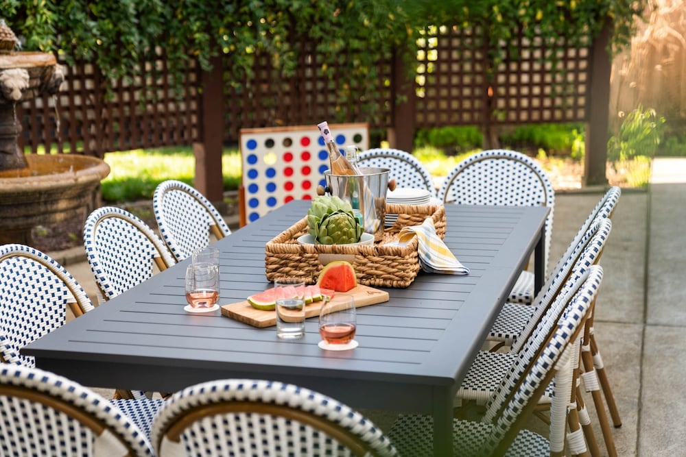 Fiano by Avantstay Centrally Located Haven w Stunning Courtyard & Pool Table - photo 23
