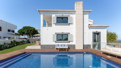 Villa Maya Luxurious House With Pool by LovelyStay — 4-Star Luxury Hotel in Luz, Portugal