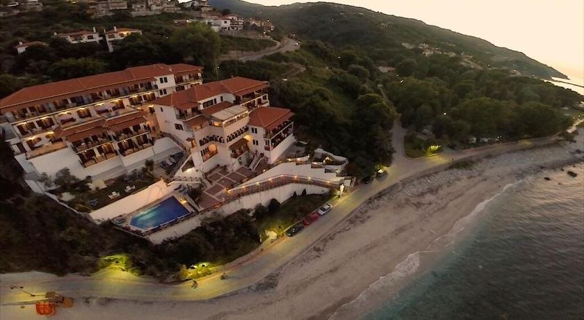 Karaoulanis Beach Aparthotel in Volos, Greece